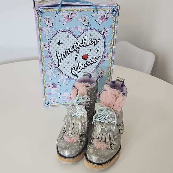 Irregular Choice Shoes - Irregular Choice Silver Star Fringe Boots with Pink Faux Fur Trim